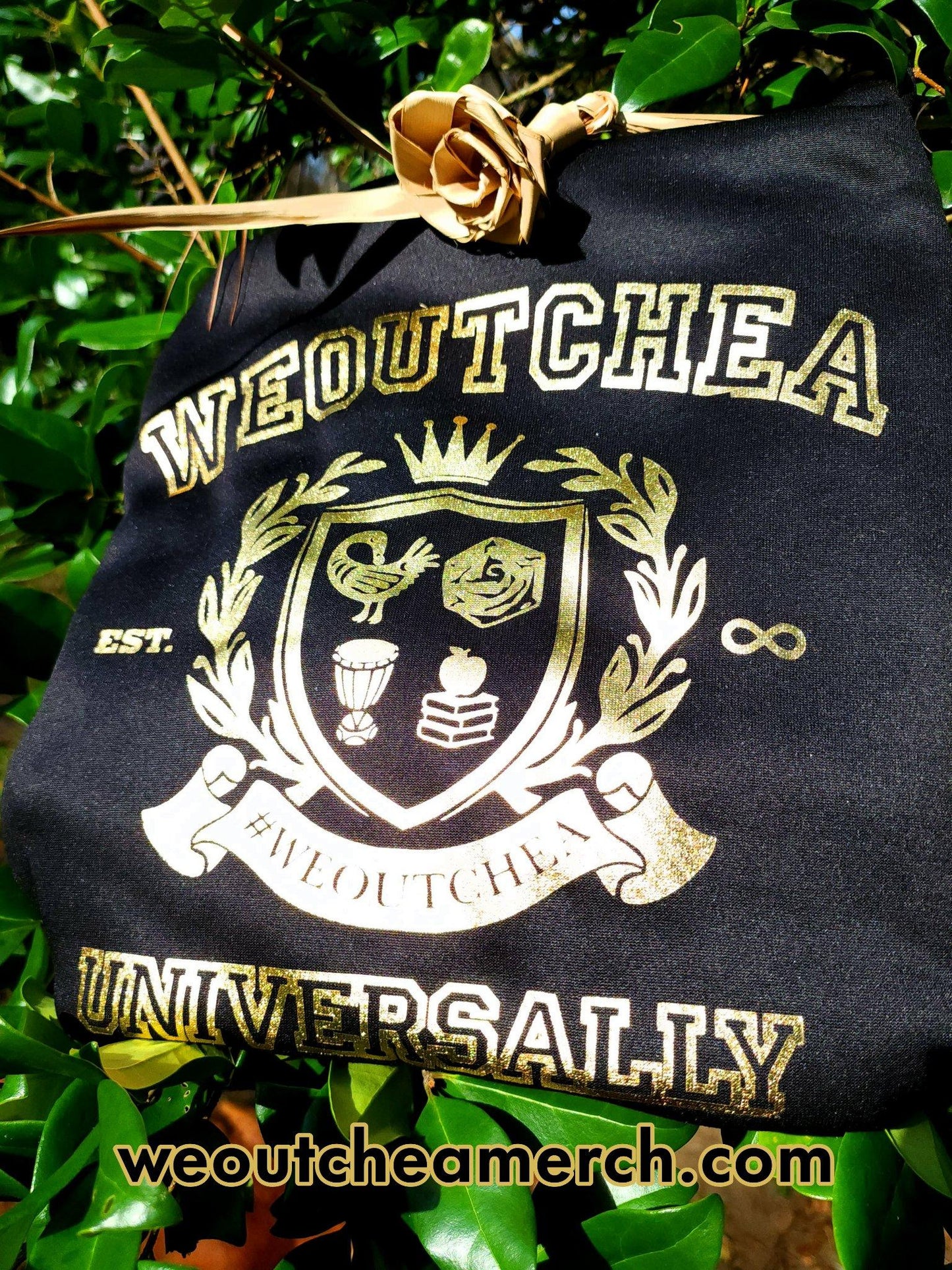 "#WEOUTCHEA UNIVERSALLY" Crest Long Sleeve Fleece Hoodie